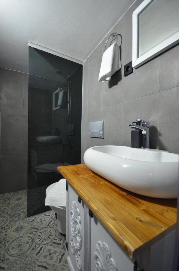 Downtown Two-Bedrom Apartment Tbilisi Esterno foto